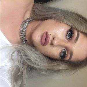 Meet your Posher, Hennessey